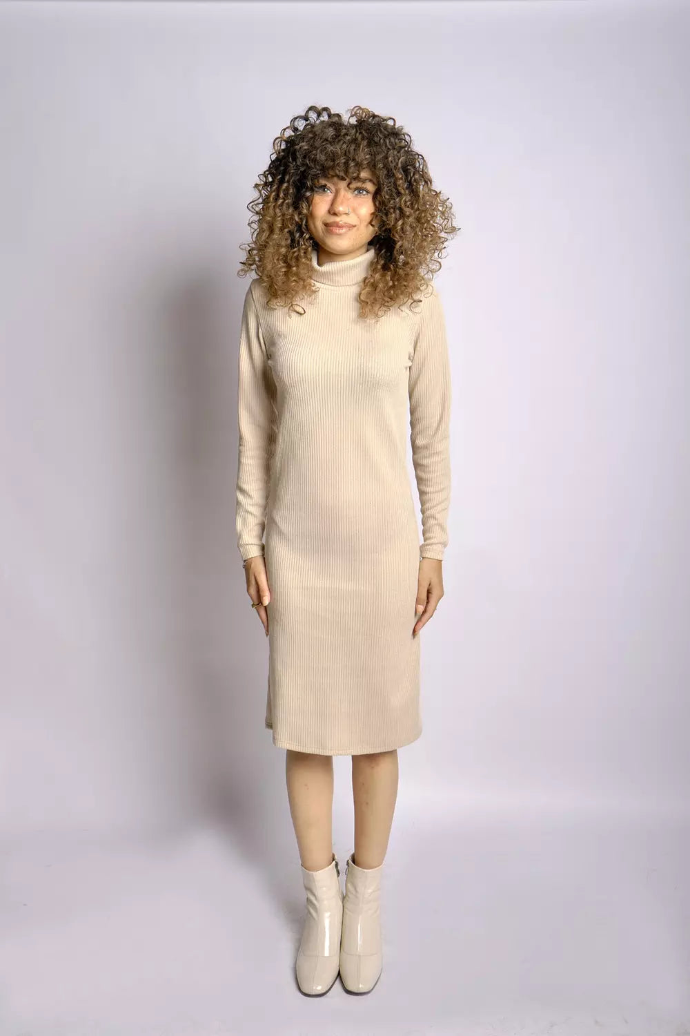 High Neck Ribbed trico Midi Dress