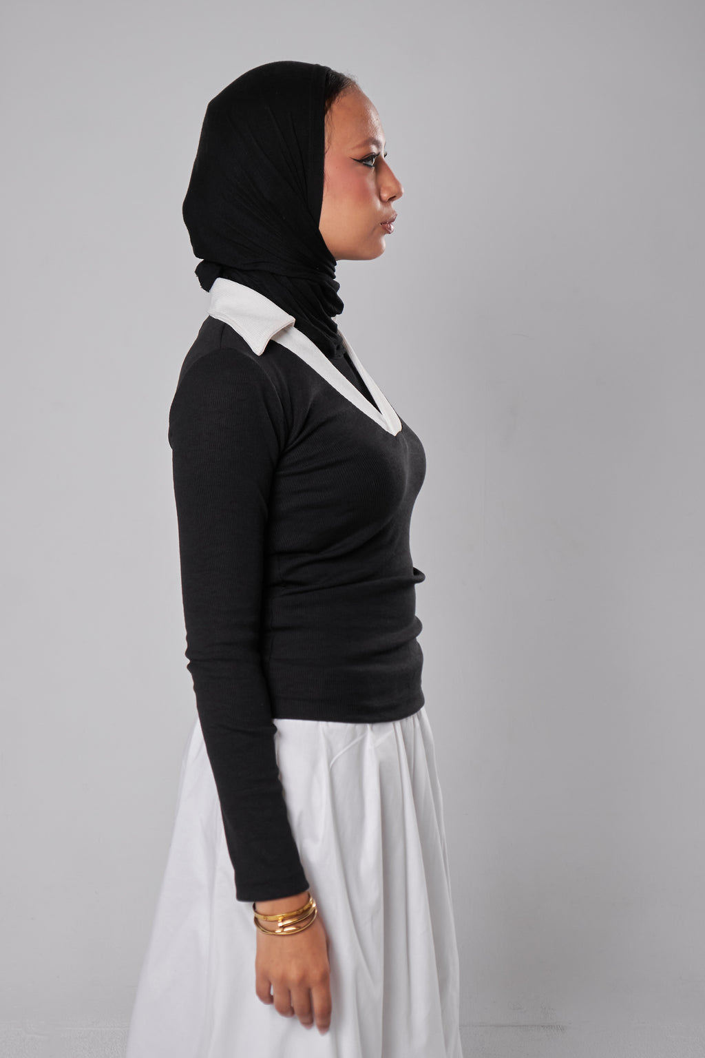 Contrast V-Neck Rib Top