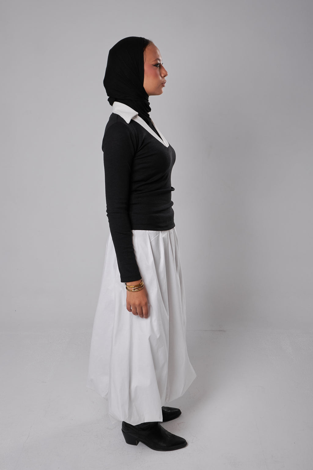 Contrast V-Neck Rib Top