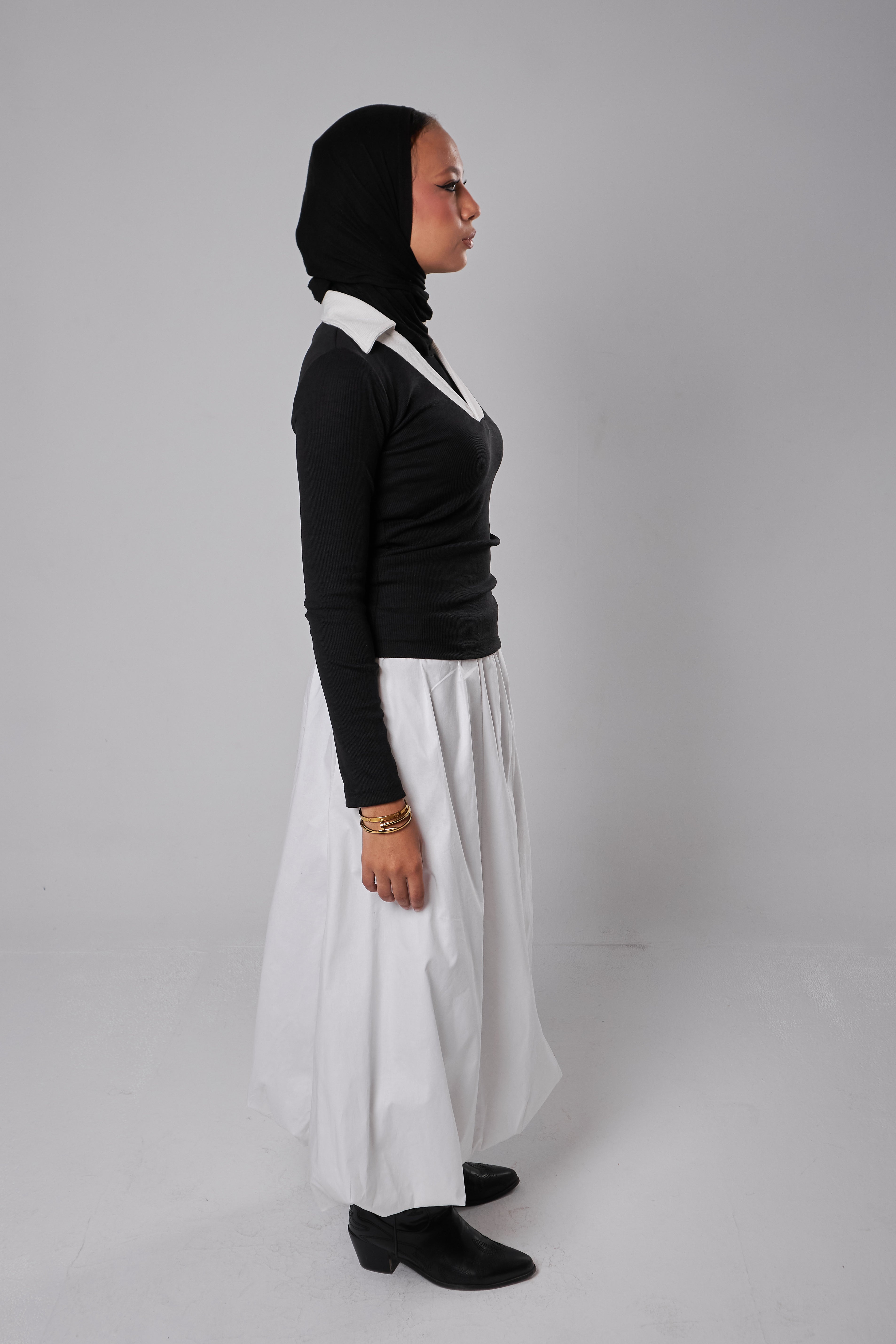 Contrast V-Neck Rib Top