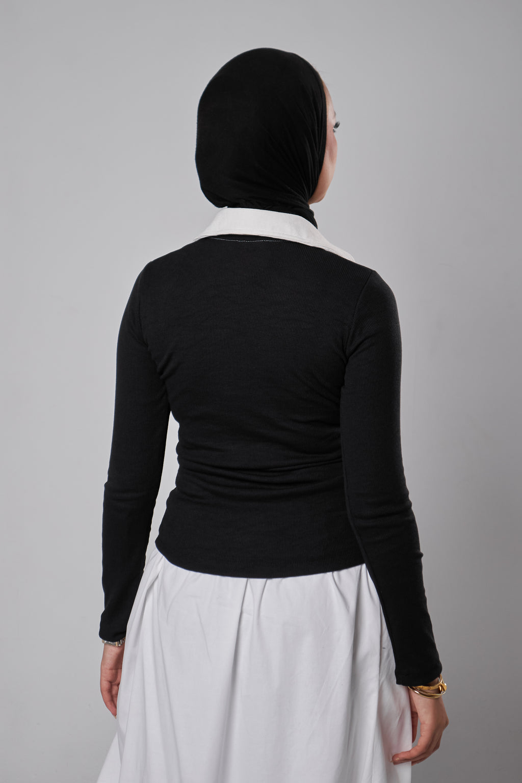 Contrast V-Neck Rib Top