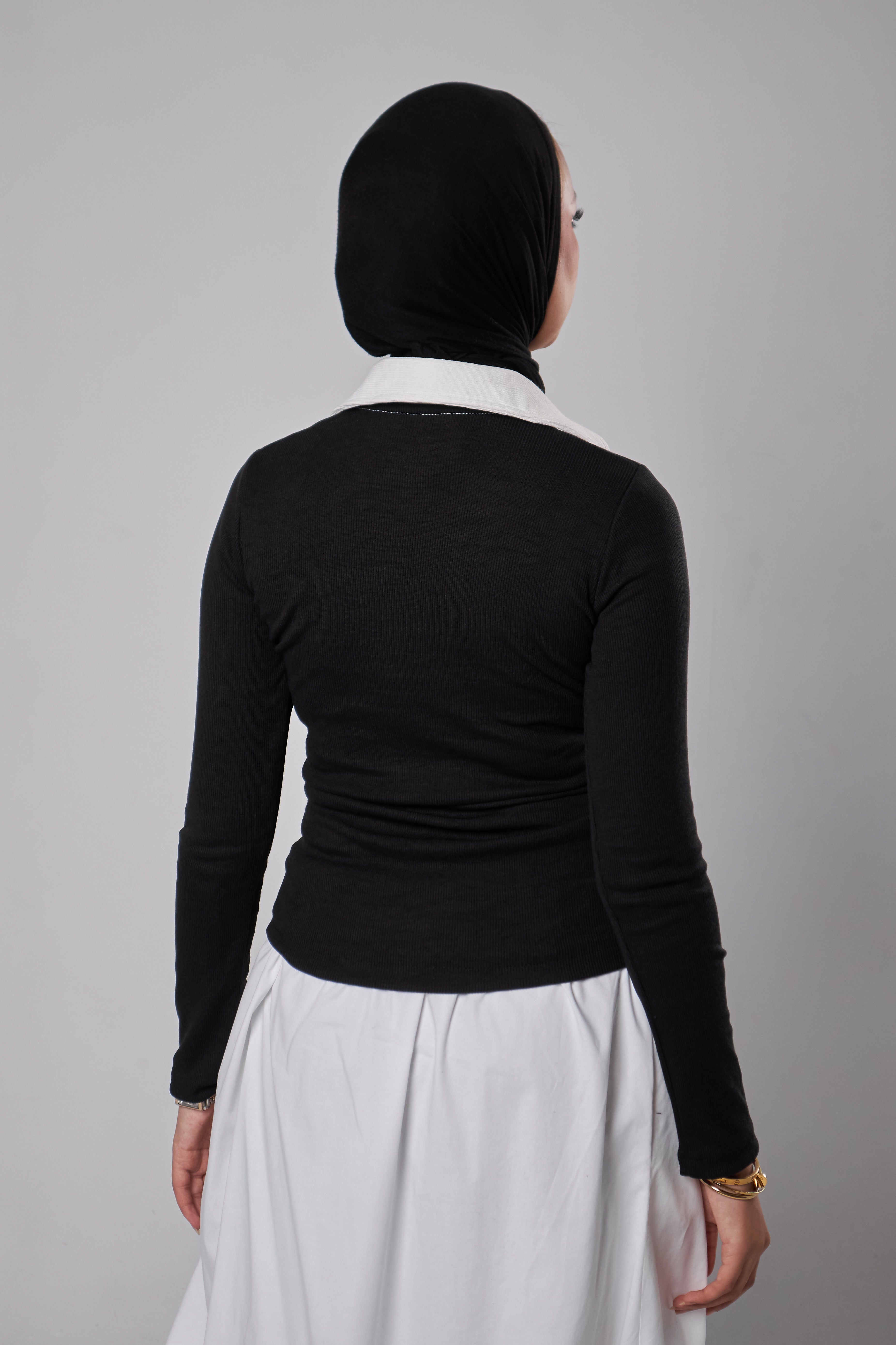 Contrast V-Neck Rib Top