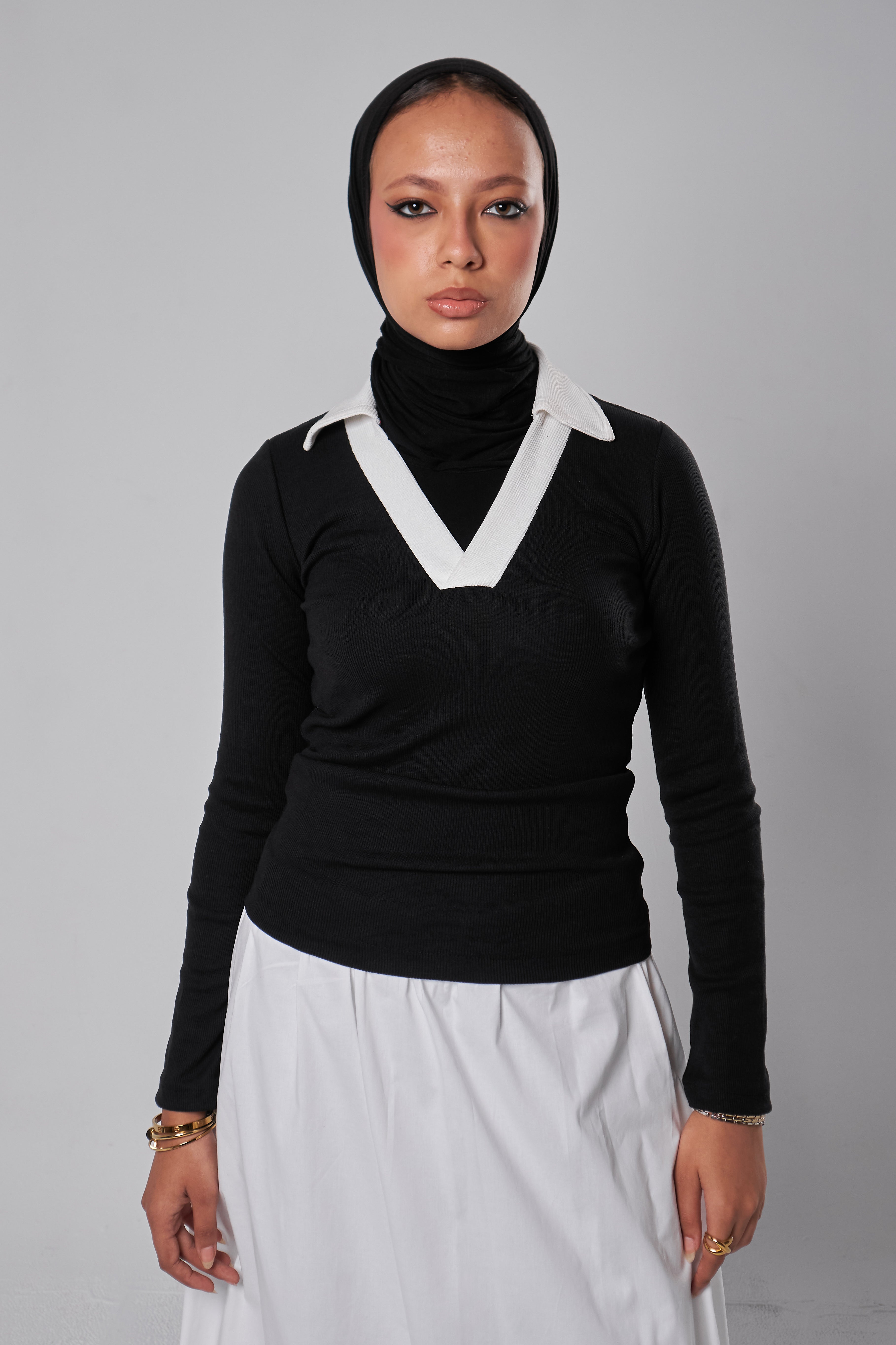 Contrast V-Neck Rib Top