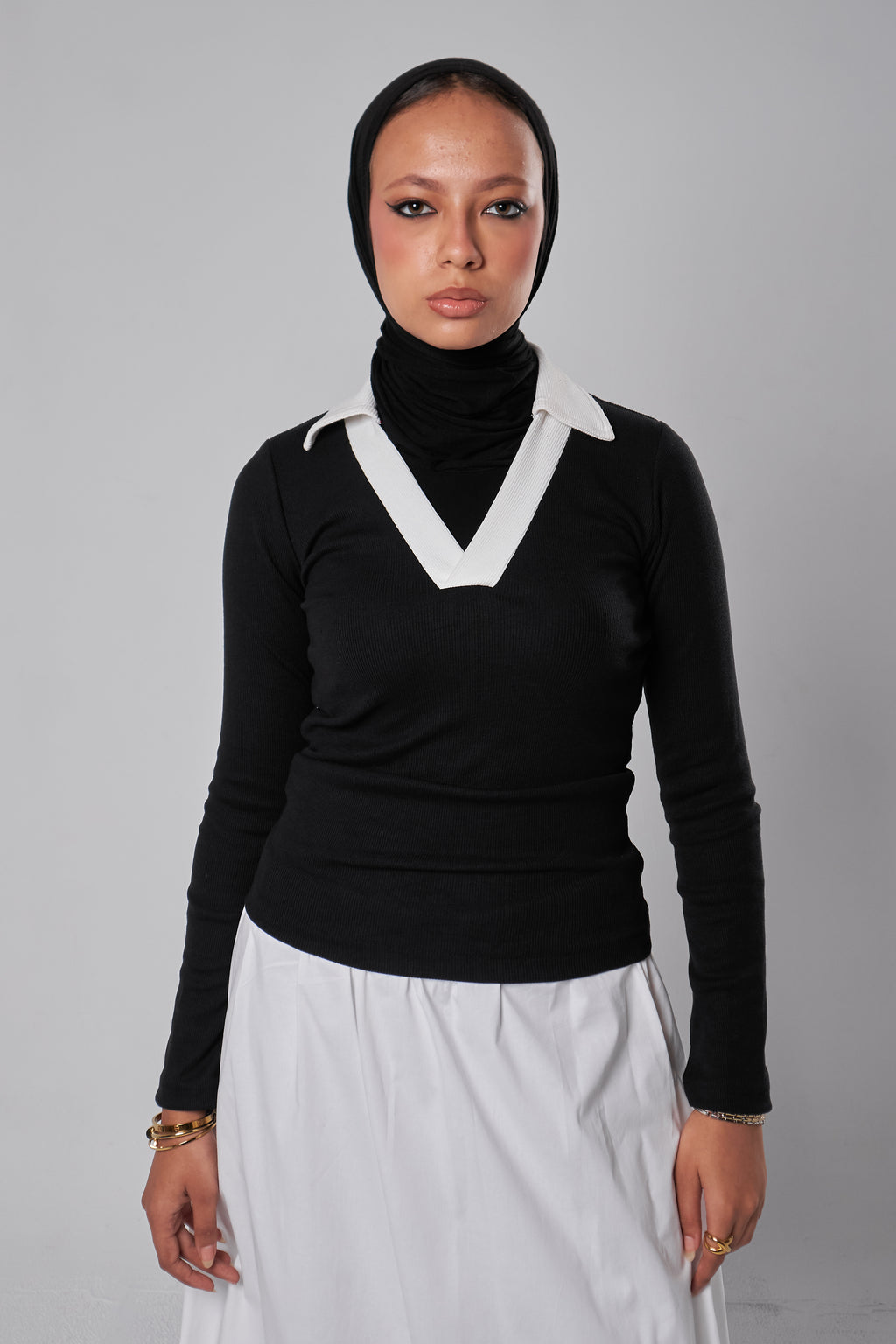 Contrast V-Neck Rib Top